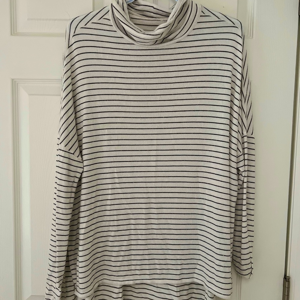 Loose striped turtle neck